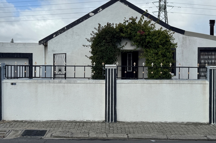 4 Bedroom Property for Sale in Malibu Village Western Cape